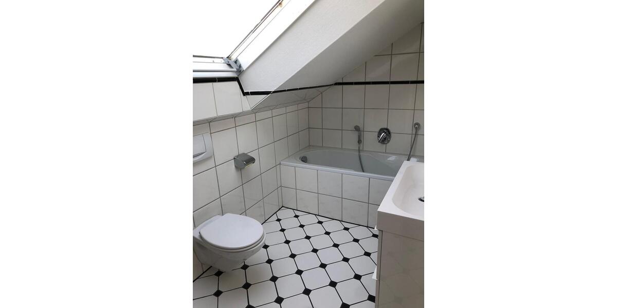 Dachgeschoßwohnung Hanau Kesselstadt - 2 Zimmer, 63 m&sup2;, 730&euro; | Angebot:26295558