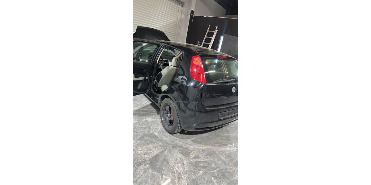 Fiat Grande Punto 200.587 km 1.990 &euro; Hanau 63452