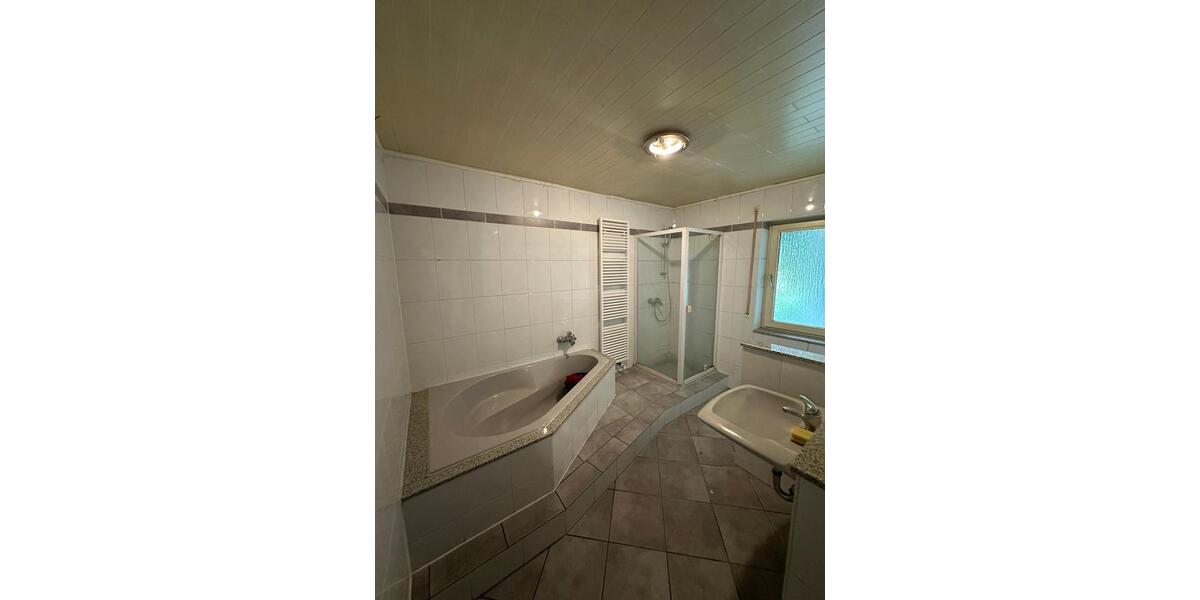 Einfamilienhaus Freigericht - 9 Zimmer, 268 m&sup2;, 585.000&euro; | Angebot:25299987