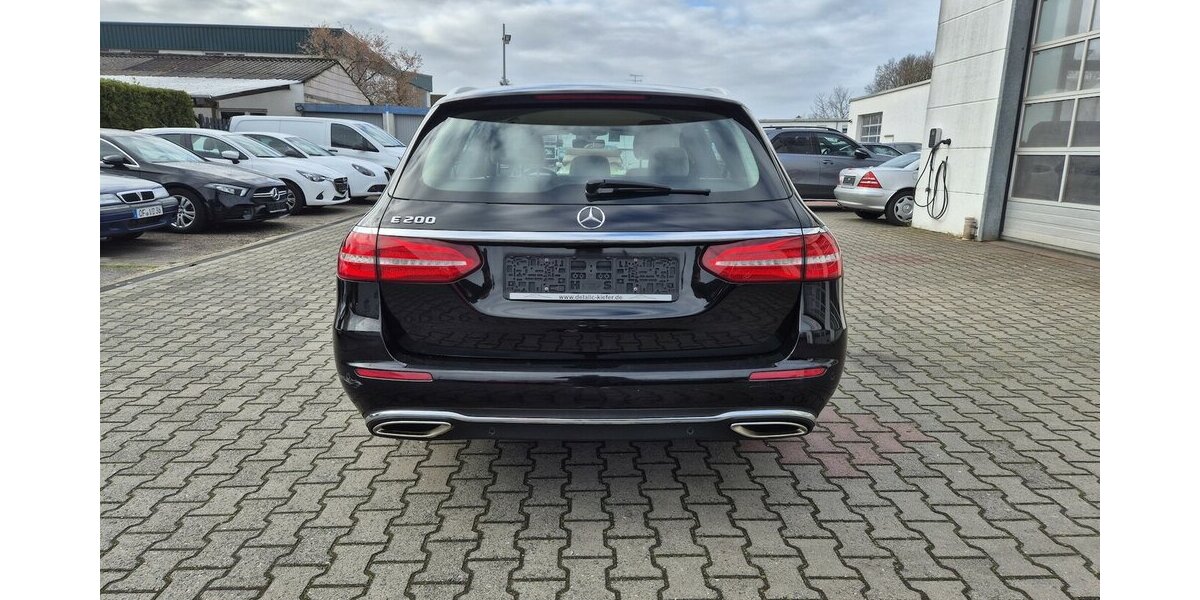 Mercedes-Benz E 200 T Standheizung 360°-Kamera LED,Nav 238.350 km 13.990 &euro; Rodgau 63110