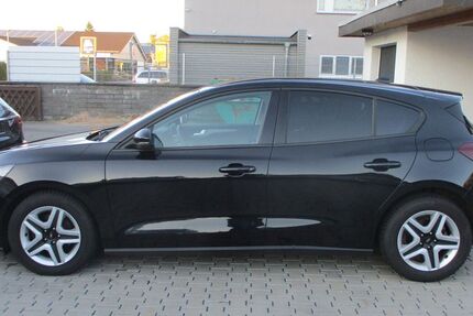 Ford Focus 103.331 km 13.489 &euro; Babenhausen 64832