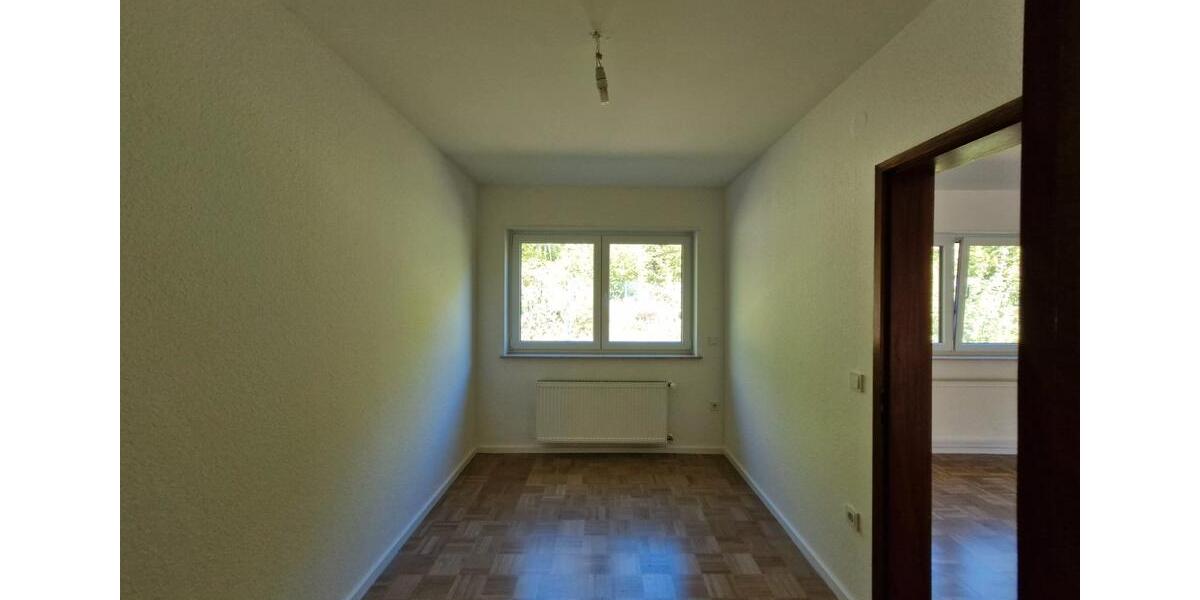 Dachgeschoßwohnung Erlenbach am Main - 3.5 Zimmer, 90 m&sup2;, 1.200&euro; | Angebot:26322552