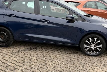 Ford Fiesta 240.265 km 4.499 &euro; Hanau 63452