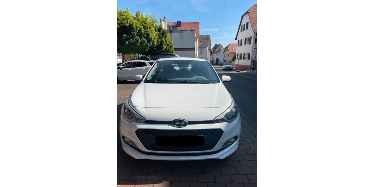 Hyundai i20 73.560 km 6.450 &euro; Dietzenbach 63128