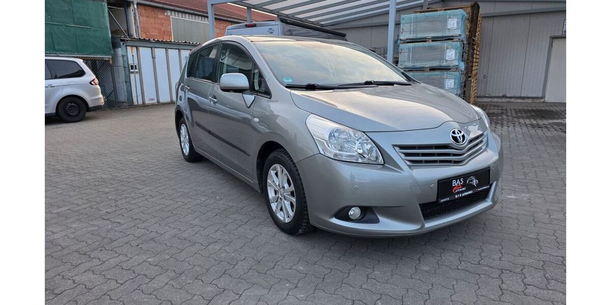 Toyota Verso 136.000 km 8.950 &euro; Klingenberg 63911