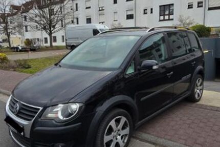 VW Touran 216.000 km 5.800 &euro; Dietzenbach 63128
