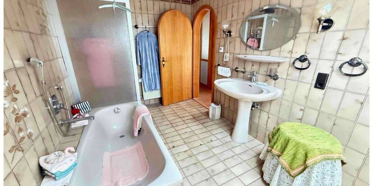 Mehrfamilienhaus, Wohnhaus Aschaffenburg Leider - 7 Zimmer, 296 m&sup2;, 1.450.000&euro; | Angebot:26608023