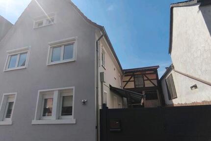 Haus Großwallstadt - 5.5 Zimmer, 138 m&sup2;, 350.000&euro; | Angebot:22944097