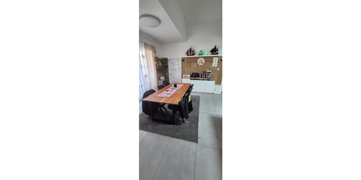 Dachgeschoßwohnung Erlenbach am Main - 5 Zimmer, 139 m&sup2;, 1.900&euro; | Angebot:26424663