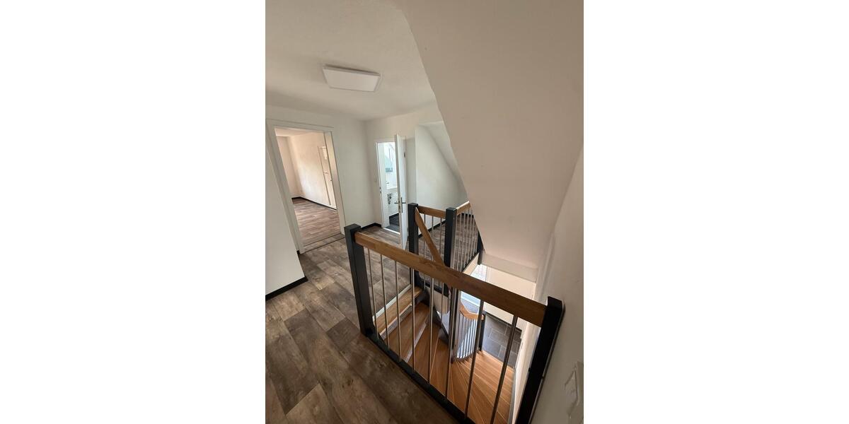 Einfamilienhaus Kleinkahl - 5.5 Zimmer, 140 m&sup2;, 1.250&euro; | Angebot:26614467