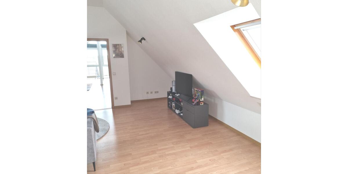 Dachgeschoßwohnung Kleinostheim - 5.5 Zimmer, 240 m&sup2;, 1.700&euro; | Angebot:26660338