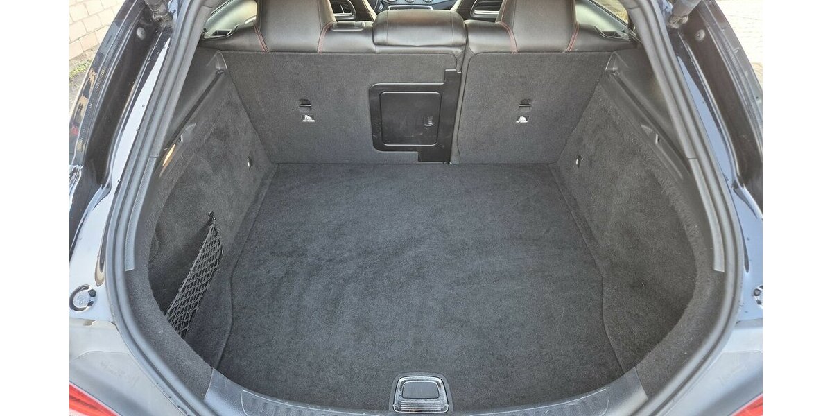 Mercedes-Benz CLA 200 Shooting Brake AMG Line Panoramadach, Rück 102.333 km 17.290 &euro; Rodgau 63110