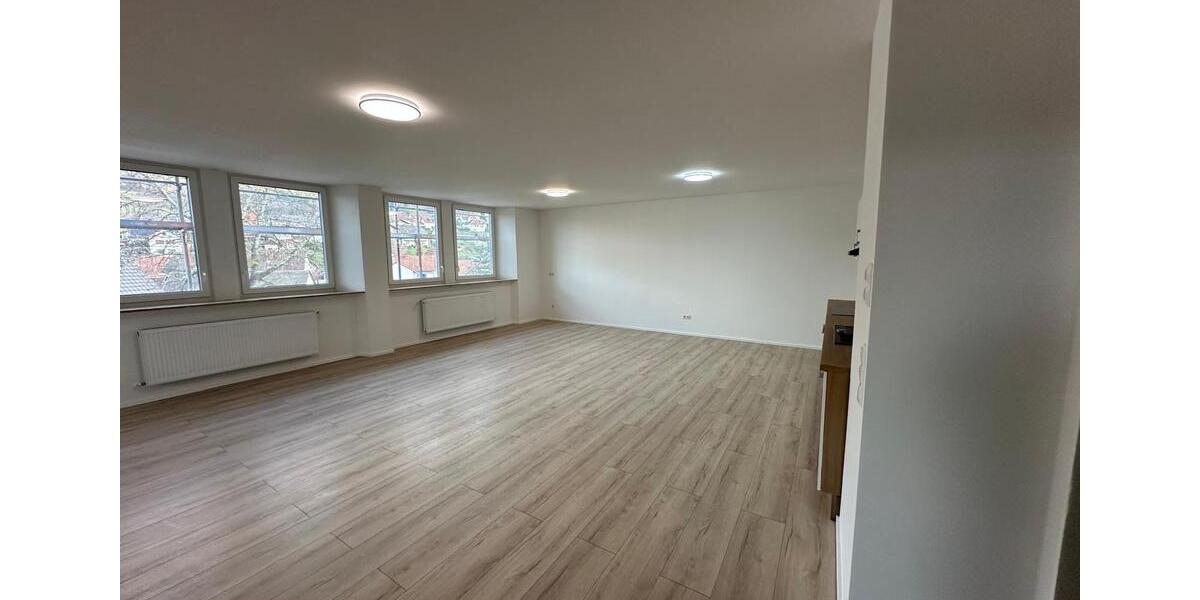 Etagenwohnung Freudenberg - 3 Zimmer, 95 m&sup2;, 1.000&euro; | Angebot:25941990