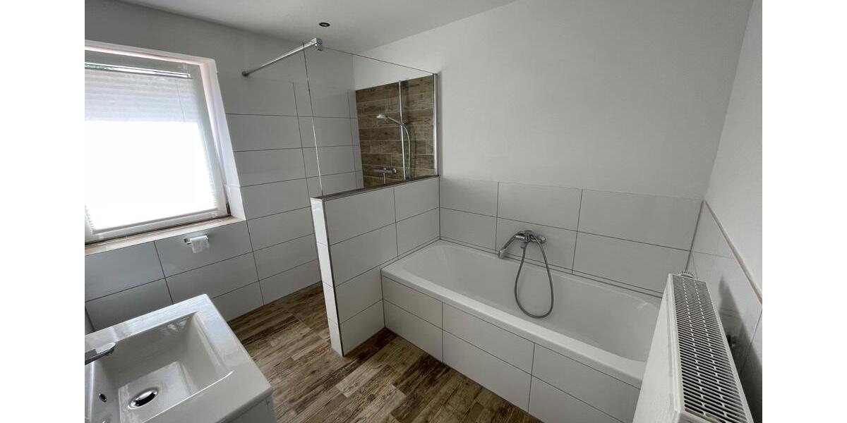 Einfamilienhaus Bürgstadt - 9 Zimmer, 170 m&sup2;, 1.500&euro; | Angebot:25293835