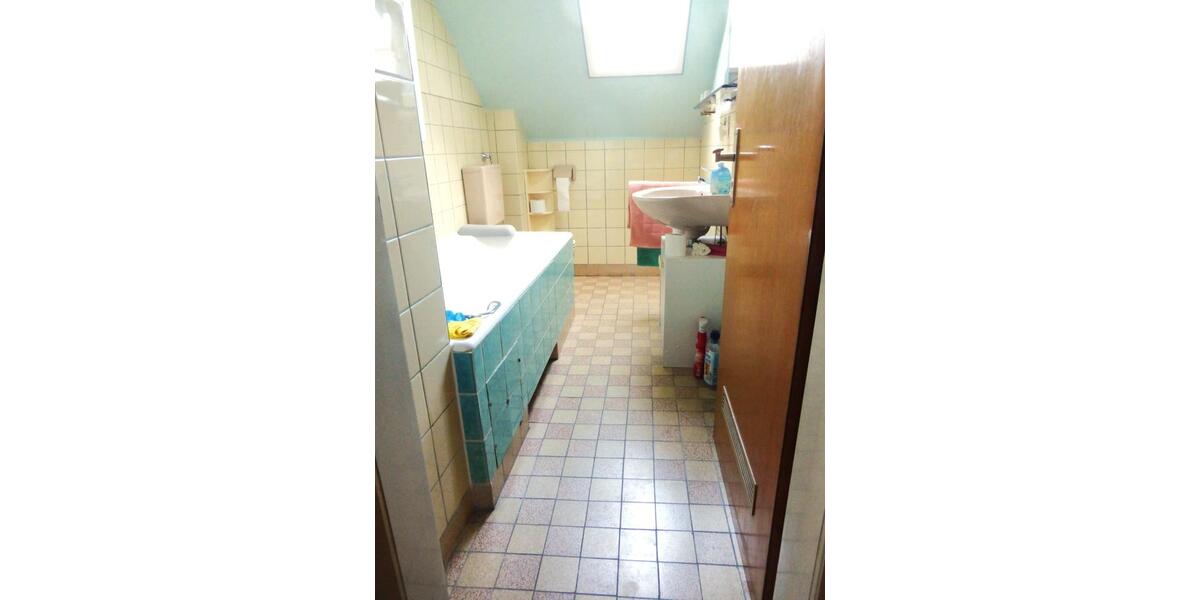 Einfamilienhaus Hasselroth - 7 Zimmer, 140 m&sup2;, 479.000&euro; | Angebot:25808101