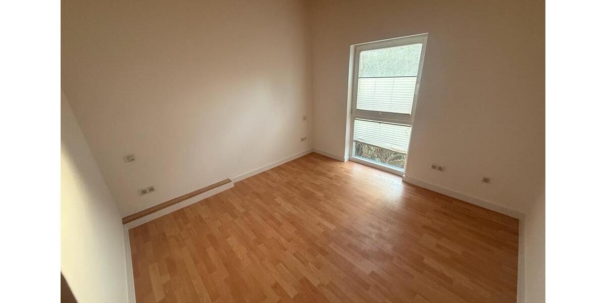 Etagenwohnung Langenselbold - 2 Zimmer, 70 m&sup2;, 700&euro; | Angebot:25987635