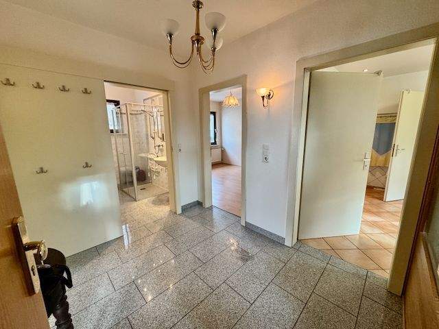 Mehrfamilienhaus, Wohnhaus Schaafheim - 9 Zimmer, 196 m&sup2;, 574.000&euro; | Angebot:25698123