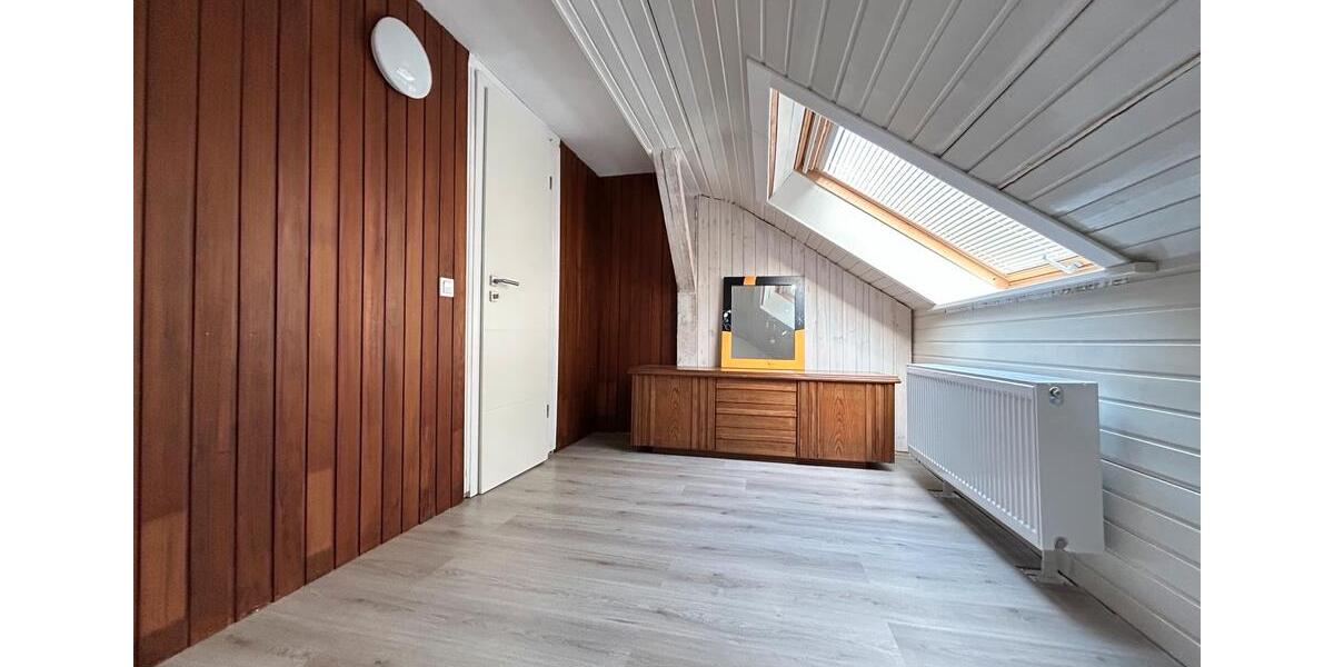 Dachgeschoßwohnung Hanau - 3 Zimmer, 72 m&sup2;, 700&euro; | Angebot:26007433