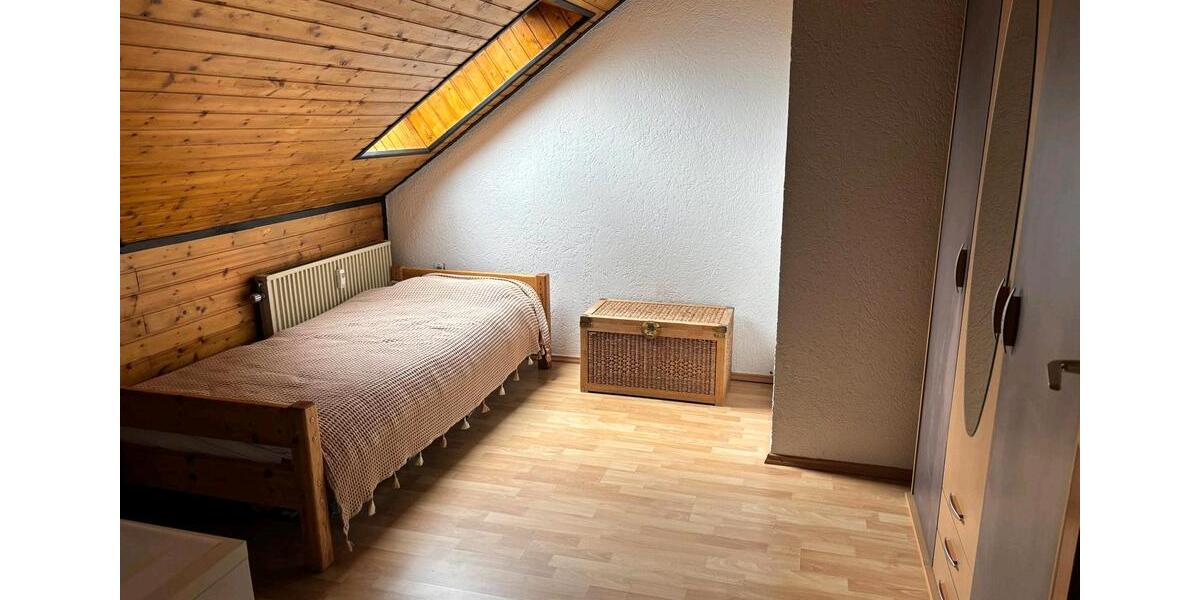 Dachgeschoßwohnung Aschaffenburg Gailbach - 3 Zimmer, 85 m&sup2;, 700&euro; | Angebot:26620659