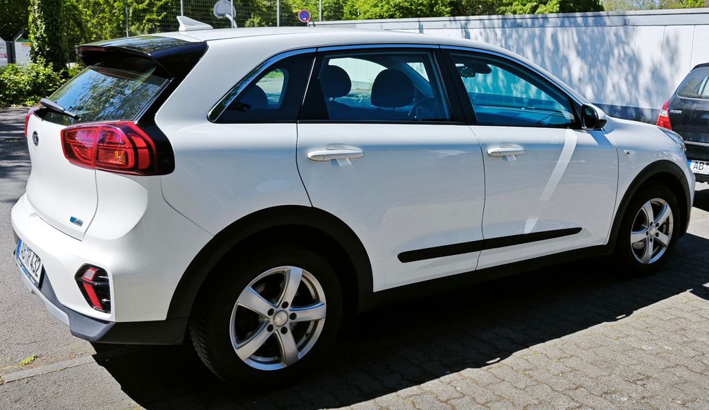 Kia Niro 65.000 km 16.000 &euro; Aschaffenburg 63741