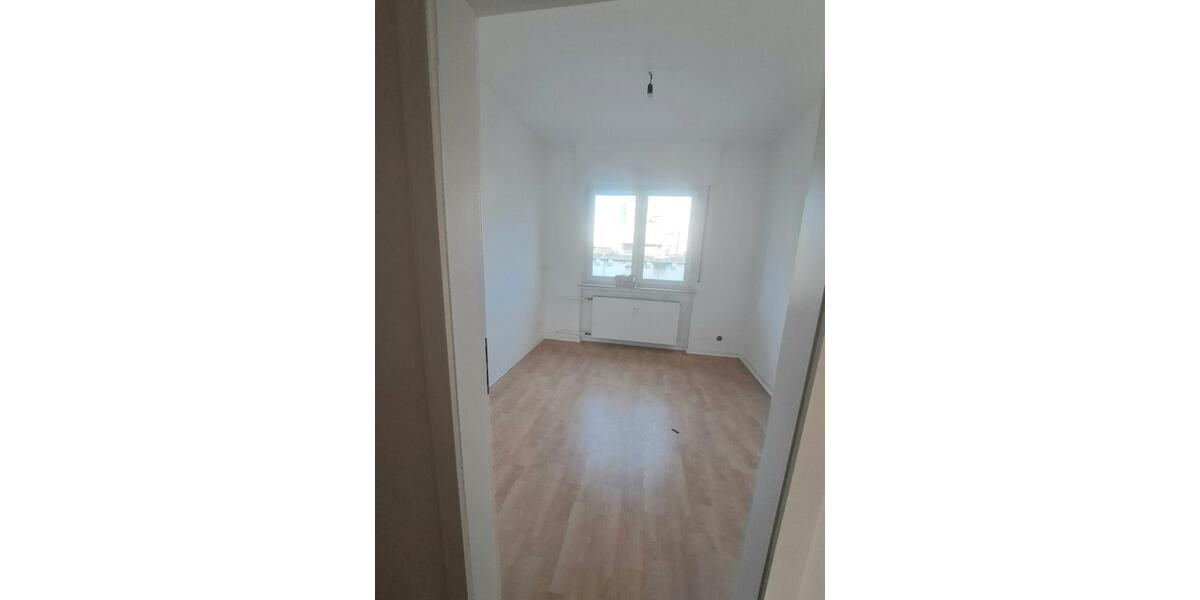 Etagenwohnung Hanau - 3 Zimmer, 73 m&sup2;, 880&euro; | Angebot:26039767