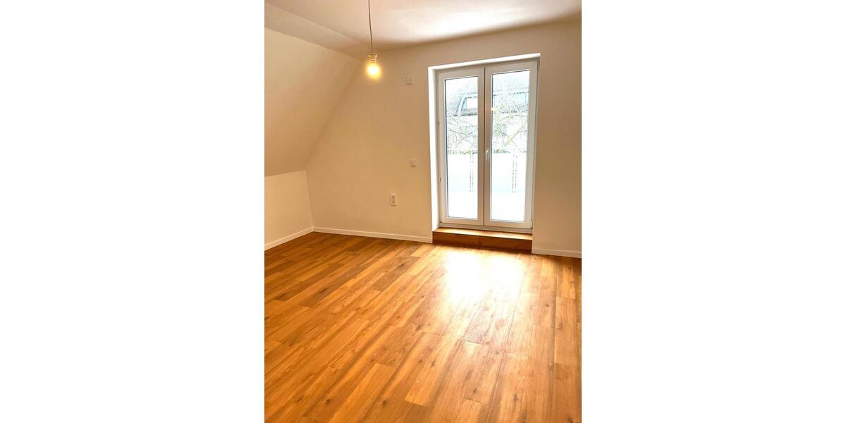 Dachgeschoßwohnung Freigericht - 2 Zimmer, 74 m&sup2;, 900&euro; | Angebot:26001609