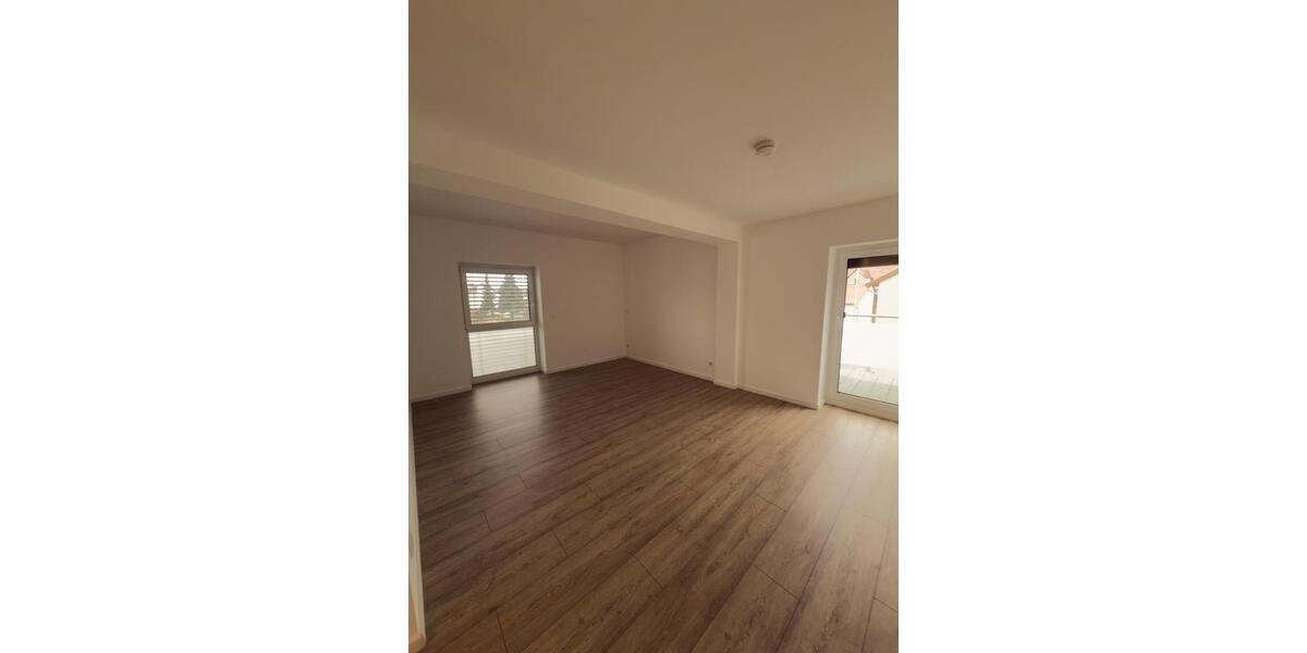 Etagenwohnung Großwallstadt - 4 Zimmer, 174 m&sup2;, 1.650&euro; | Angebot:25342133