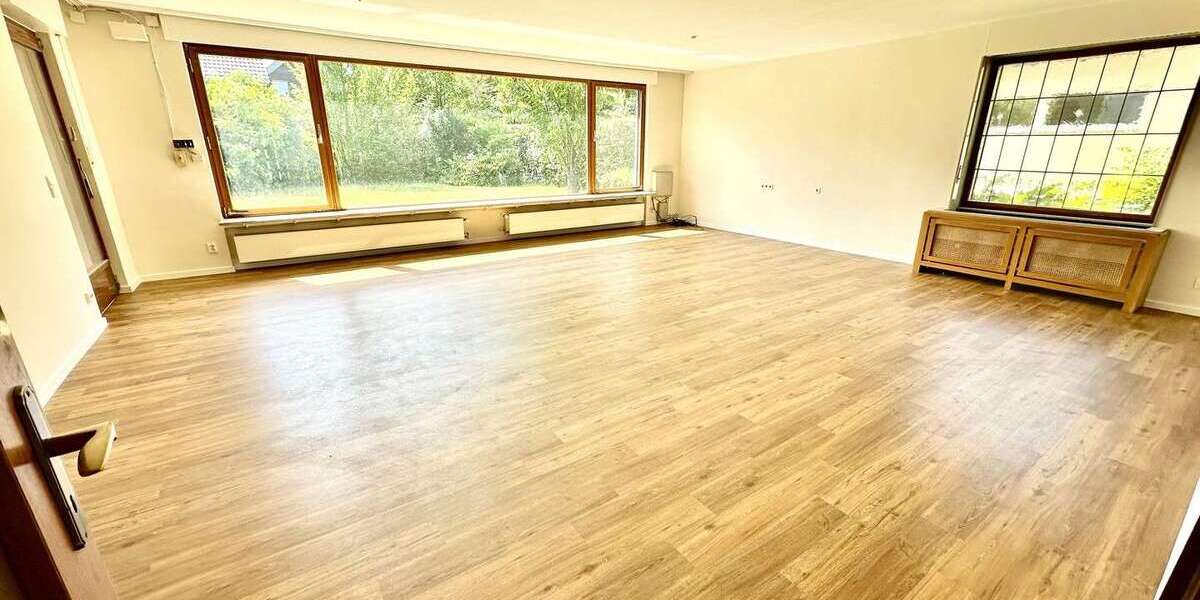Etagenwohnung Hanau Kesselstadt - 3 Zimmer, 135 m&sup2;, 1.500&euro; | Angebot:26047972