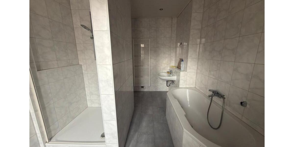 Doppelhaushälfte Münster (Hessen) - 7 Zimmer, 195 m&sup2;, 2.150&euro; | Angebot:26048023