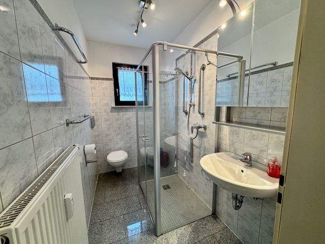 Mehrfamilienhaus, Wohnhaus Schaafheim - 9 Zimmer, 196 m&sup2;, 574.000&euro; | Angebot:25698123