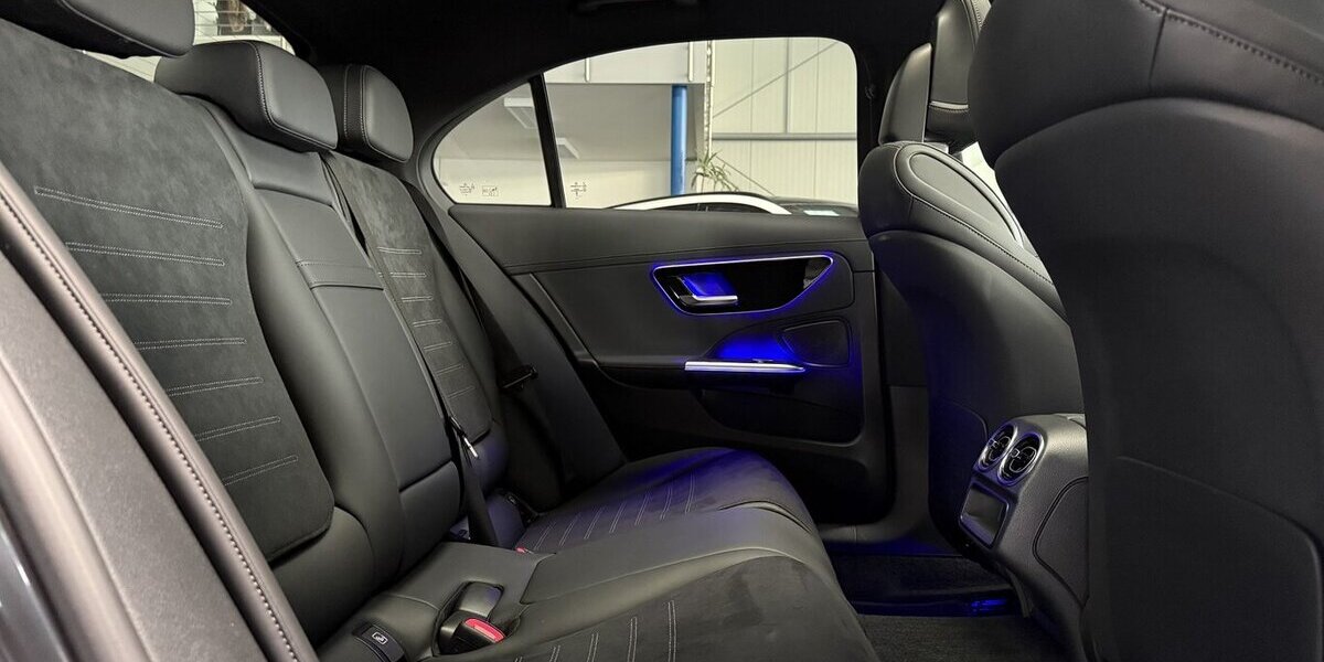 Mercedes-Benz C 200 AMG PREMIUM DISTRONIC-STANDHEIZ.-PANORAMA! 16.170 km 45.849 &euro; Groß-Umstadt 64823