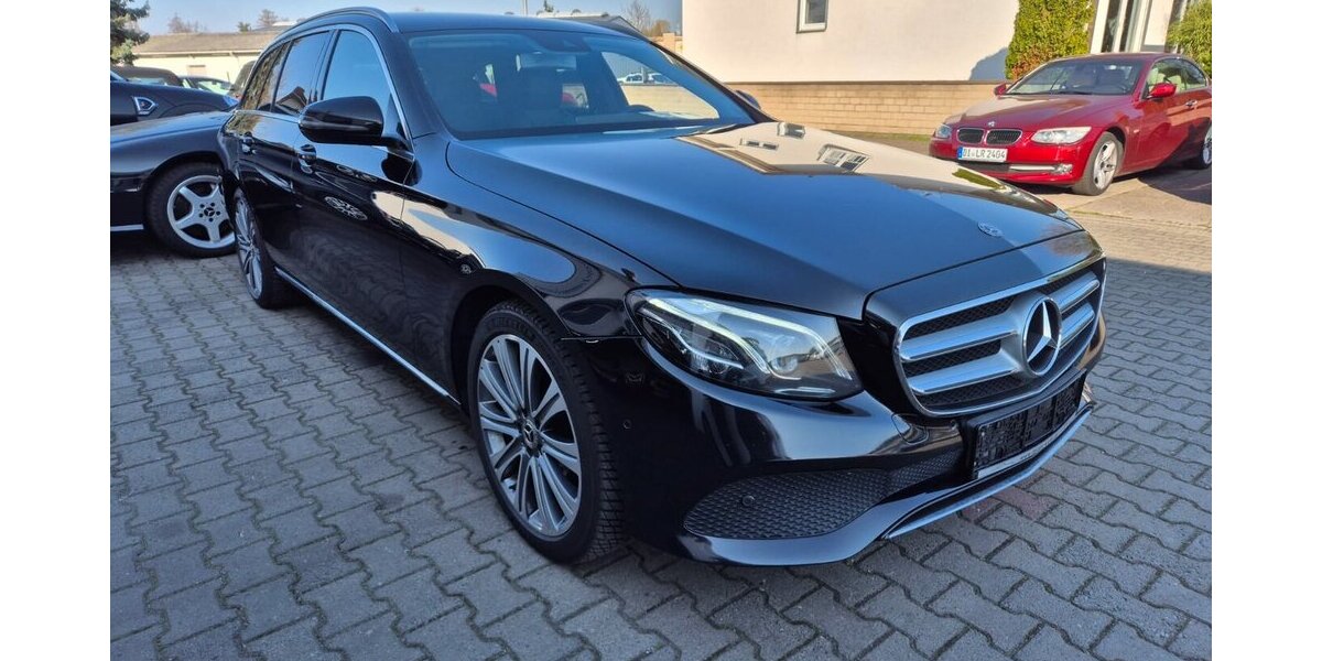 Mercedes-Benz E 400 d T 4M Standheizung, Rückfahrkamera, AHK, Co 200.000 km 19.490 &euro; Rodgau 63110