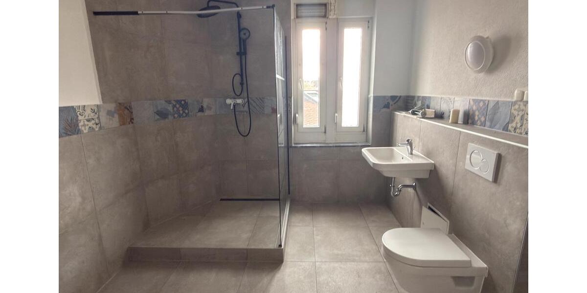 Doppelhaushälfte Münster (Hessen) - 7 Zimmer, 195 m&sup2;, 2.150&euro; | Angebot:26048023