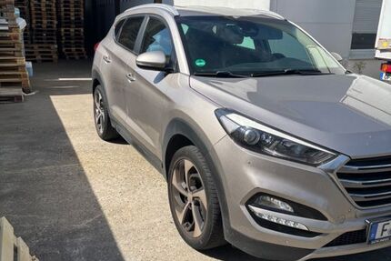 Hyundai TUCSON 244.000 km 11.300 &euro; Dietzenbach 63128