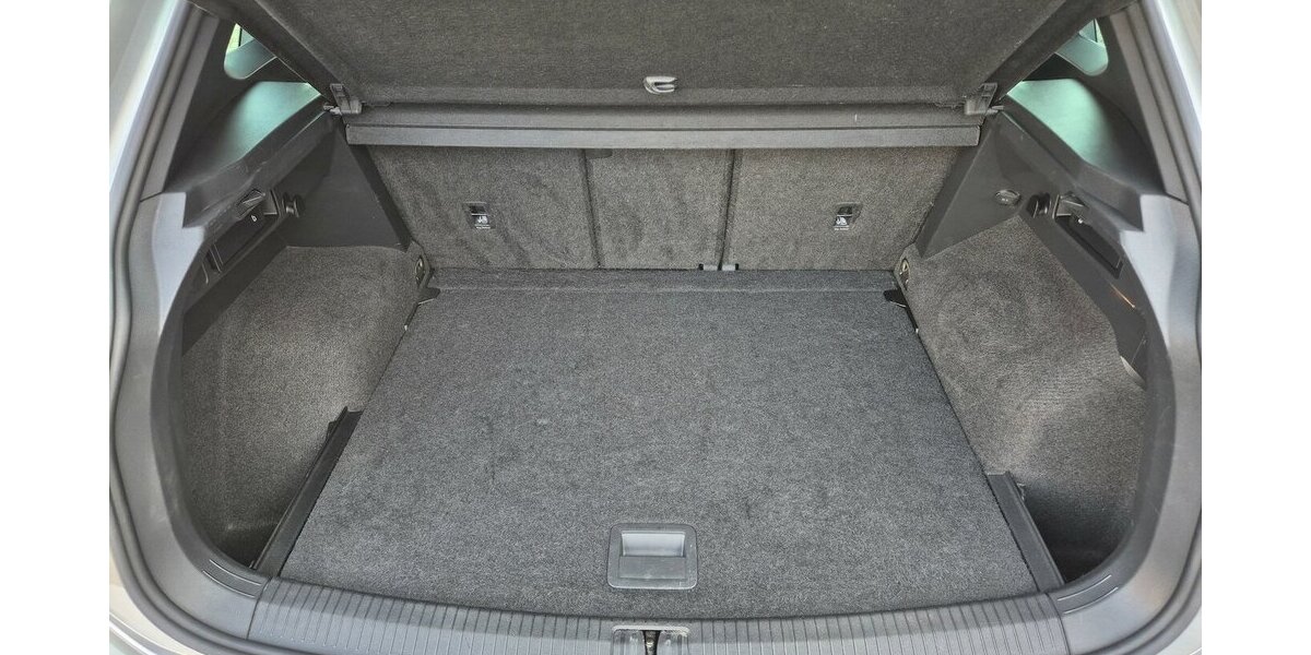 VW Tiguan Highline R-Line DSG, Navigation, LED-Schein 61.222 km 22.790 &euro; Rodgau 63110