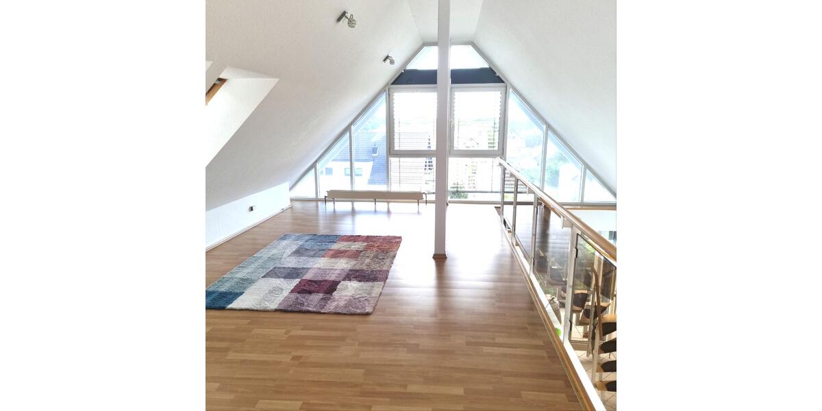 Dachgeschoßwohnung Kleinostheim - 5.5 Zimmer, 240 m&sup2;, 1.700&euro; | Angebot:26660338