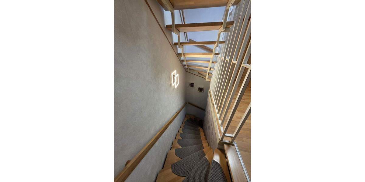 Reihenmittelhaus Aschaffenburg Innenstadt - 6 Zimmer, 152 m&sup2;, 650.000&euro; | Angebot:25698047