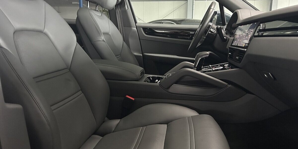 Porsche Cayenne AHK- LUFTFEDERUNG- MATRIX- PANORAMA-BOSE 51.622 km 52.949 &euro; Groß-Umstadt 64823