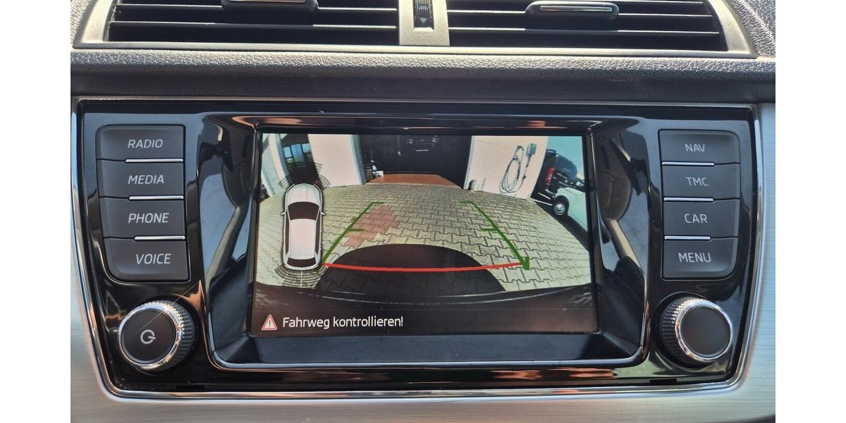 Skoda Fabia Ambition, Klima, Kamera, Carplay, Navi 41.400 km 14.890 &euro; Rodgau 63110