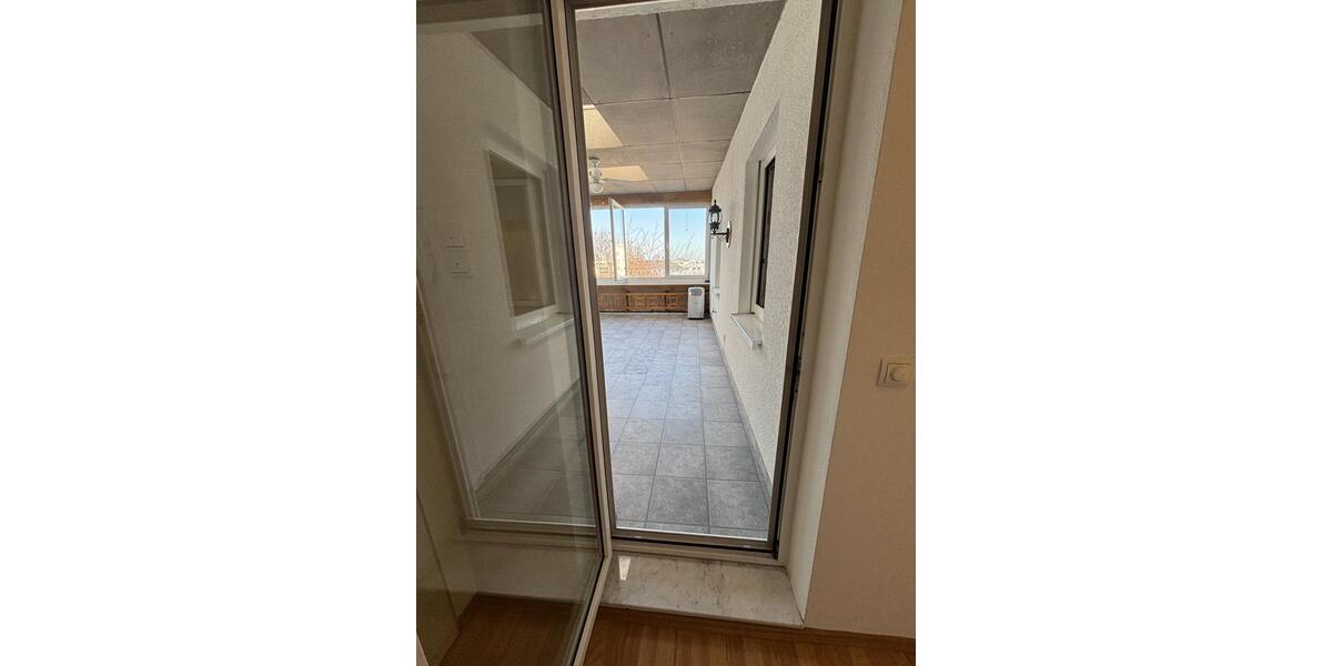 Etagenwohnung Hanau - 3 Zimmer, 100 m&sup2;, 345.000&euro; | Angebot:25404945