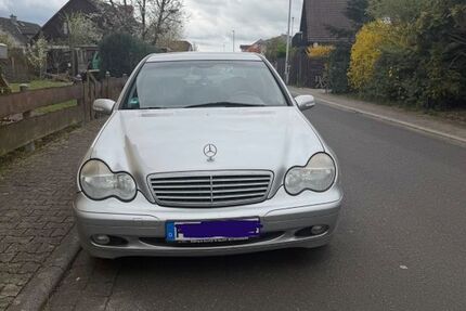 Mercedes-Benz 220 170.000 km 2.500 &euro; Niedernberg 63843