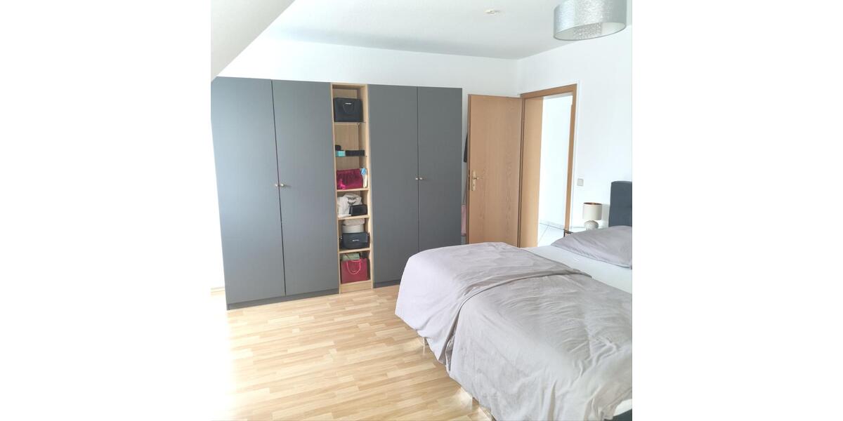Dachgeschoßwohnung Kleinostheim - 5.5 Zimmer, 240 m&sup2;, 1.700&euro; | Angebot:26660338