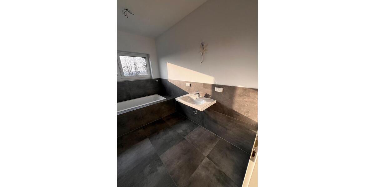 Einfamilienhaus Gründau - 4 Zimmer, 140 m&sup2;, 1.990&euro; | Angebot:23711959