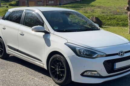 Hyundai i20 100.855 km 9.500 &euro; Waldaschaff 63857