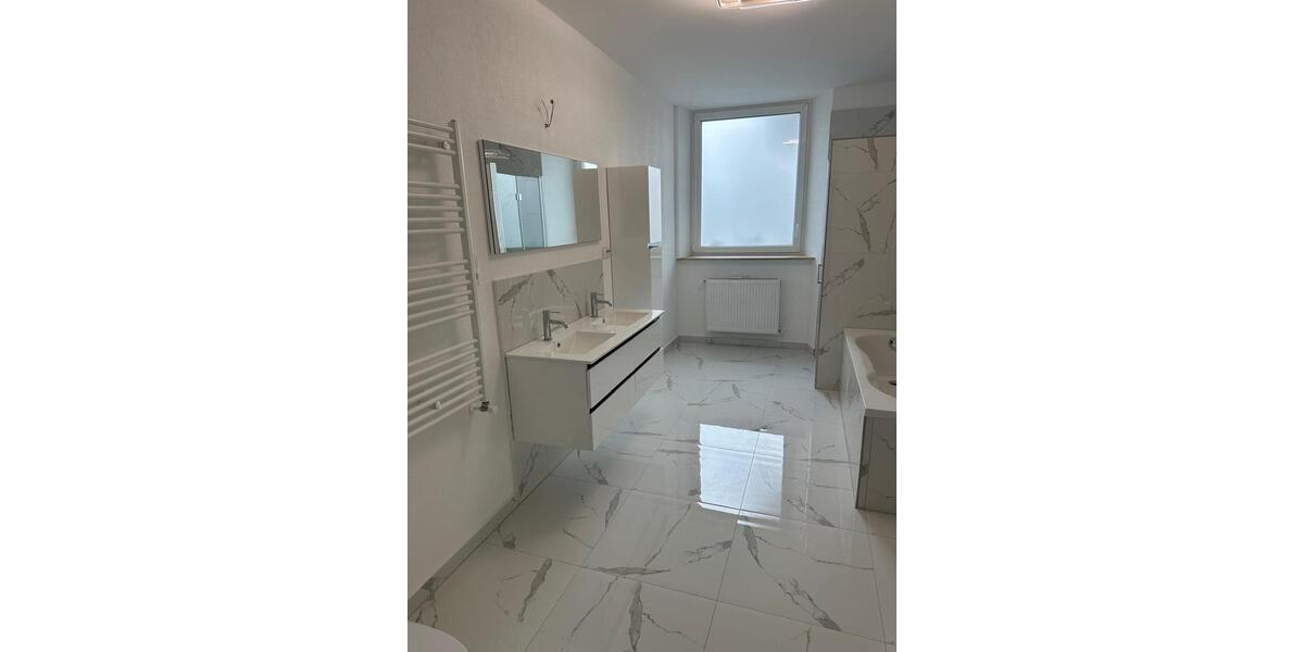 Etagenwohnung Freudenberg - 3 Zimmer, 95 m&sup2;, 1.000&euro; | Angebot:25941990