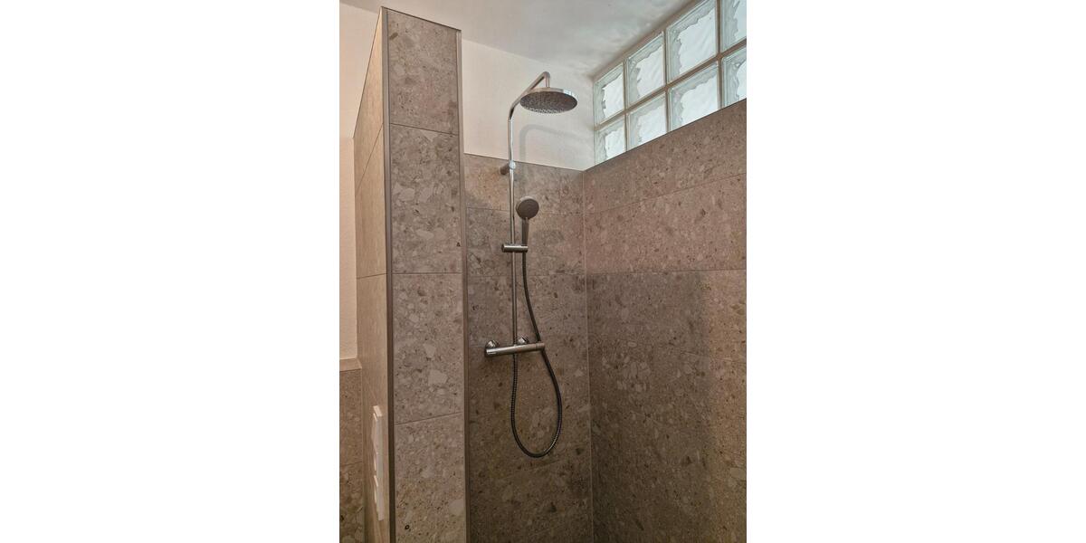 Dachgeschoßwohnung Erlenbach am Main - 3.5 Zimmer, 90 m&sup2;, 1.200&euro; | Angebot:26322552