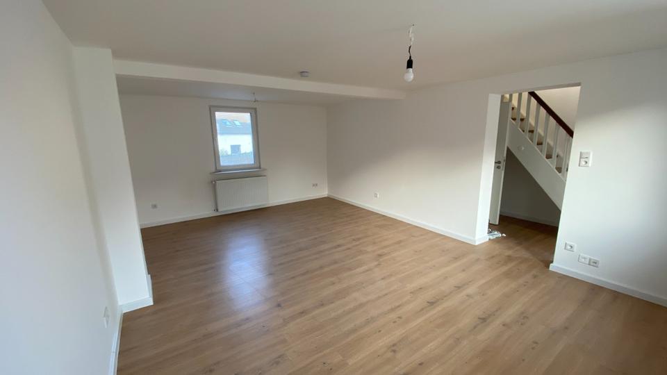 Einfamilienhaus Bessenbach - 5.5 Zimmer, 127 m&sup2;, 1.460&euro; | Angebot:25626134