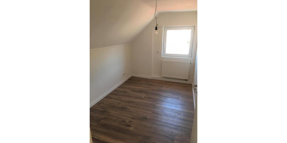 Einfamilienhaus Gründau - 5 Zimmer, 124 m&sup2;, 1.100&euro; | Angebot:26493857