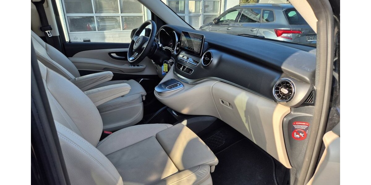 Mercedes-Benz V 300 d AVANTGARDE EDITION lang AMG Line Distronic 29.700 km 57.900 &euro; Rodgau 63110