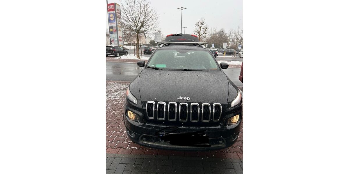 Jeep Cherokee 183.000 km 8.800 &euro; hanau 63457
